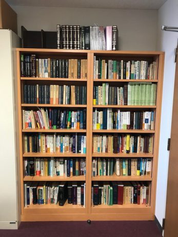 京都府にある大学の研究室から大量の蔵書を引き取りました。